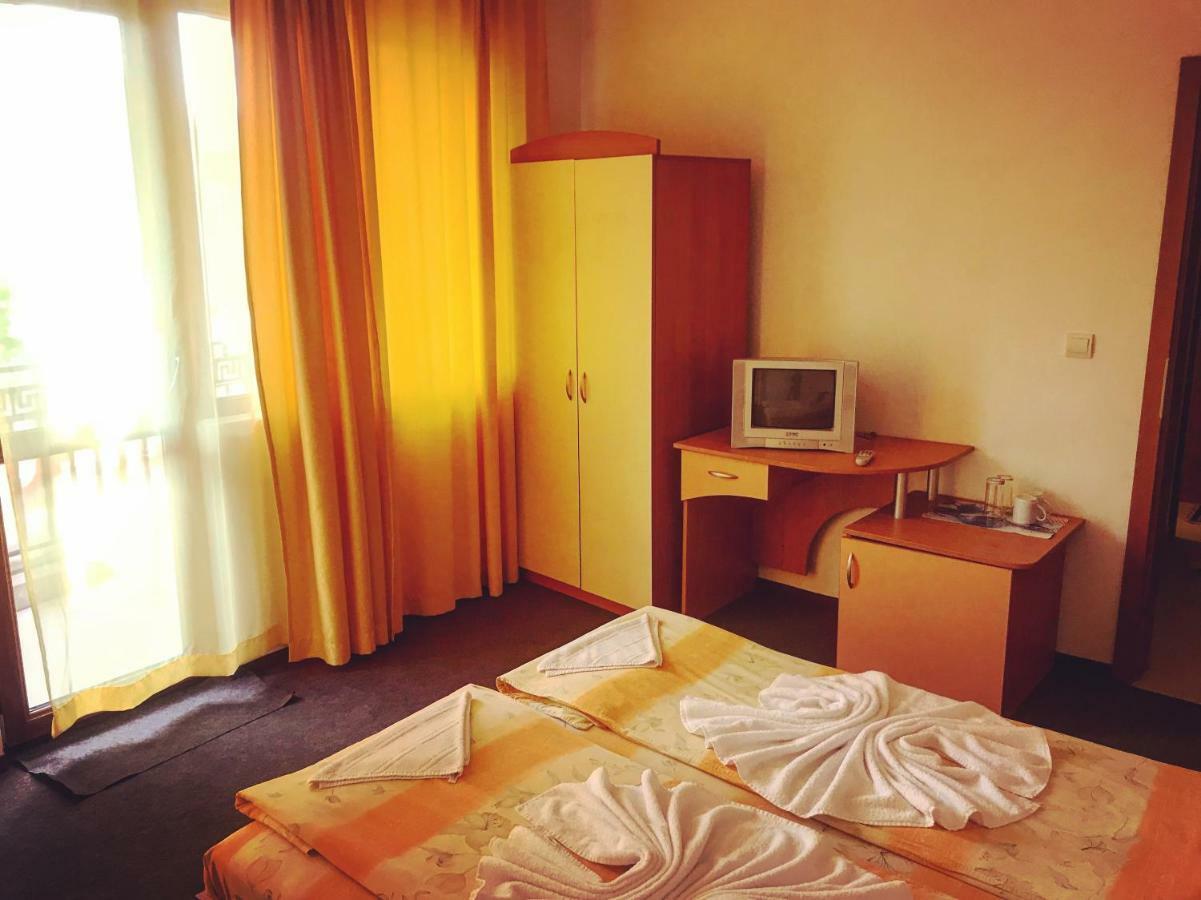 Family Hotel Friends Primorsko Exterior foto