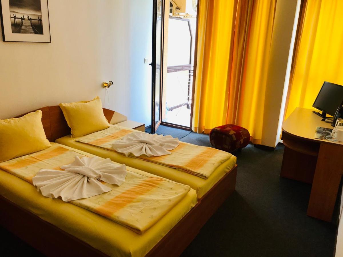 Family Hotel Friends Primorsko Exterior foto